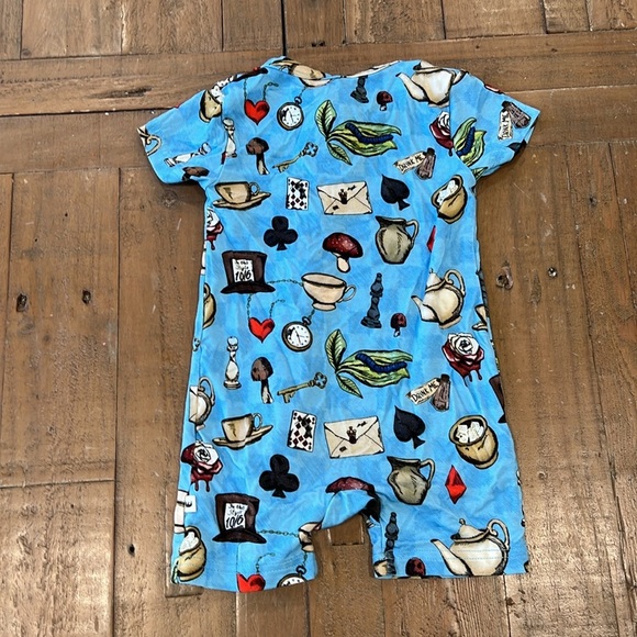 Little crowns & capes Alice in wonderland bamboo short romper - Picture 4 of 4